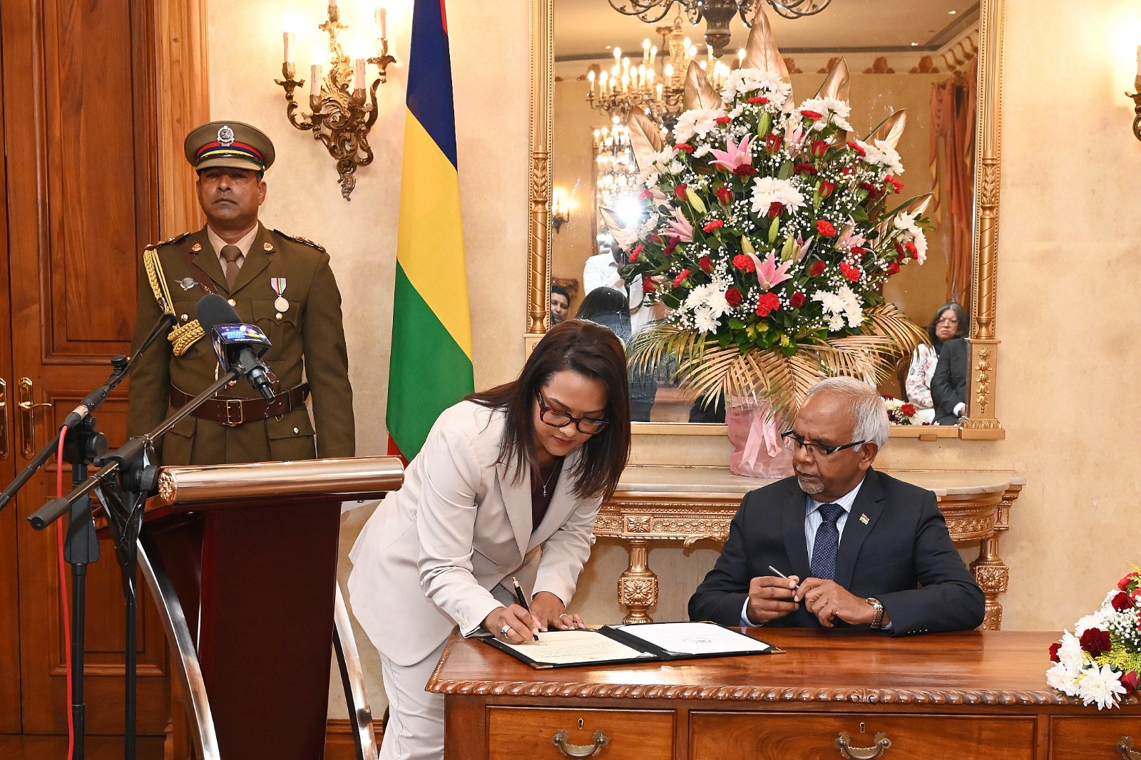 727d497c-3617-4fbb-9076-52099686d2f5