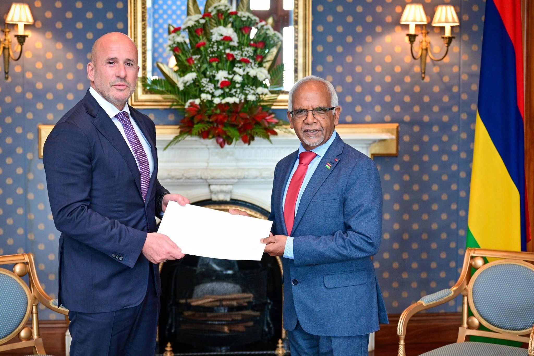 High Commissioner of Canada Presents Credentials to President Gokhool